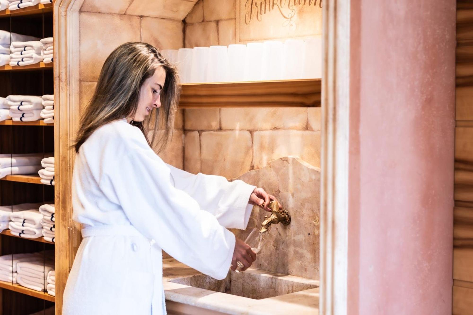 Hotel Engel Албершвенде Екстериор снимка